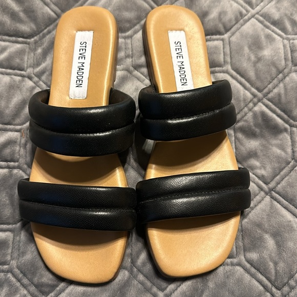 Women’s Steve Madden sandals Black and Tan size 8 - Picture 3 of 3